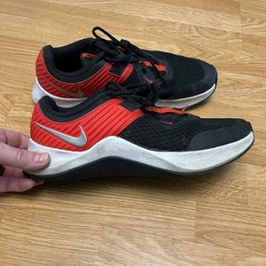 Men’s Nike size 7